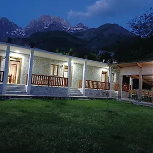 Buni Shqipes Ferienhaus Theth